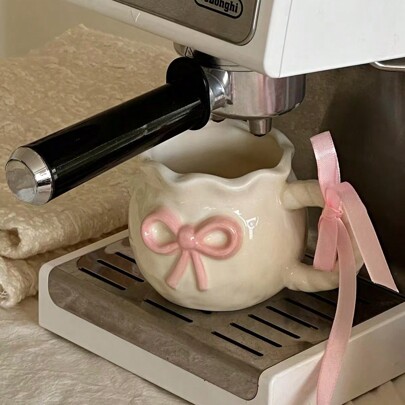 1pc Creative 3D Embossed Hand-Painted Bow Pattern Ceramic Coffee Mug With Ribbon, Gift Packaging Back To School