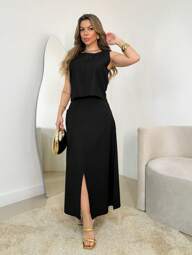 Conjunto longo de linho, composto por saia com fenda e blusa com detalhes nas alças