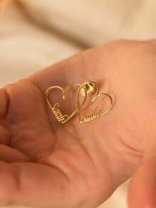 1 Paar Herz-förmige Ohrringe mit individuellem Namen von Caitlyn, minimalistisch, in Goldfarbe aus rostfreiem Stahl, individuell beschriftete Herz-Ohrringe, handgemacht, Hochzeit, Valentinstag Schmuck, perfektes Geschenk für sie