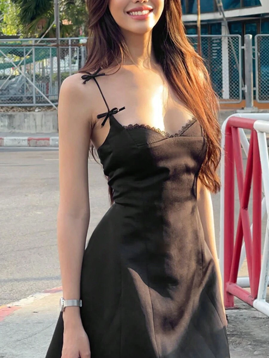 春季新款碎花蝴蝶结装饰吊带裙，简约性感迷你鸡尾酒裙，适合音乐节、派对、夏季 - 黑色 - 查看 1