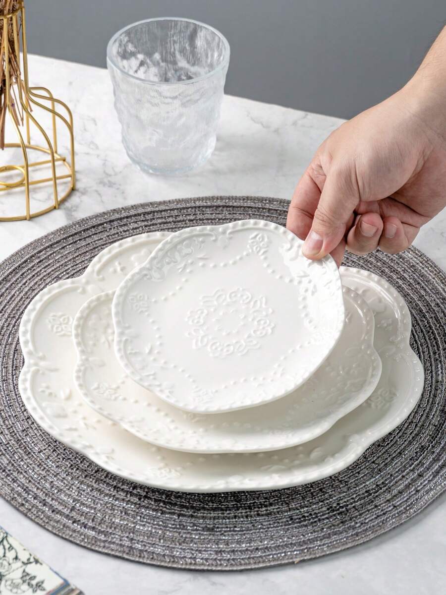 Bộ 2/4 đĩa gốm sứ cao cấp in hình bướm, nhiều kích cỡ, có thể xếp chồng lên nhau, thích hợp đựng bít tết, mì ống, sushi, salad, món tráng miệng (không đựng súp), hình tròn, chất liệu gốm. Thích hợp sử dụng tại nhà, nhà hàng, nhà bếp, dùng được trong máy rửa chén/lò nướng/lò vi sóng, tuyệt vời cho tiệc tân gia, lễ tạ ơn, giáng sinh