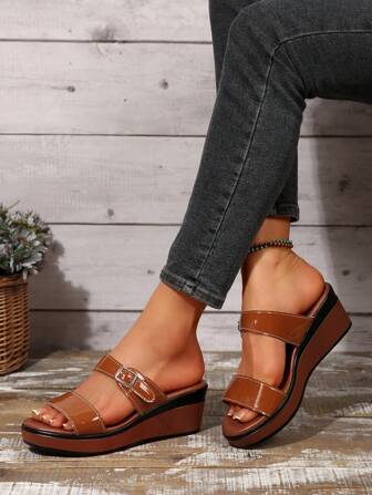 女士夏季时尚新款条纹鞋面坡跟厚底凉鞋，金属扣设计简约风格高跟鞋，防水厚底露趾一脚蹬休闲沙滩派对婚礼经典百搭凉鞋