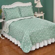Reversible Two-Tone Floral Quilt With Scalloped Edges - Green - View 1