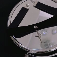 Elegant Vintage Creative Choker, Women's Velvet Collarbone Chain, Women's Fashionable Choker, Cross & Four-Pointed Star Distinctive Choker, Women's Short Necklace For Covering Scar, Glamorous Sensual Neck Ring