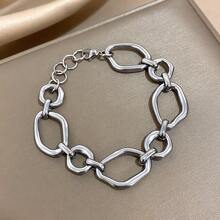 1 pièce Bracelet minimaliste asymétrique en acier inoxydable pour femmes. Bracelet empilable pour la vie quotidienne, les fêtes, les cadeaux de Noël et de bijouterie