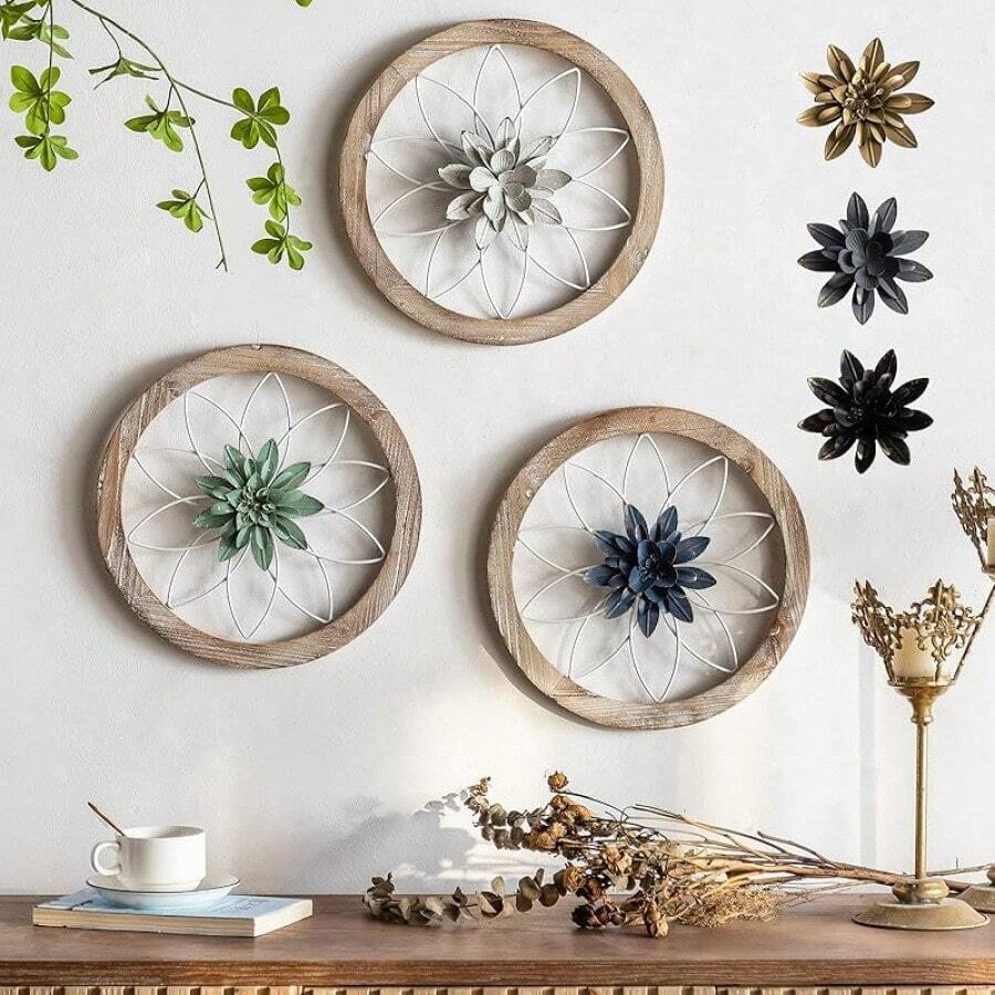 Paquete de 3 piezas de decoración de pared rústica tipo granero con 6 flores intercambiables de 12 pulgadas, hecha de madera y metal, para decorar la sala de estar, dormitorio, cocina, baño y comedor del hogar - Blanco - Ver 1