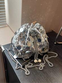 春夏迷你休闲百搭可爱亮片水桶斜挎包。金属链条水桶包，可单肩背。适合日常使用、外出、旅行、度假和购物。生日礼物。