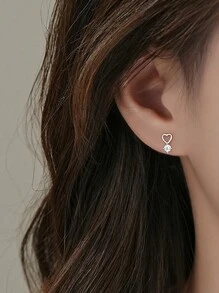1 paire de boucles d'oreilles à tige en argent sterling 925 en forme de cœur creux avec zircone cubique, livrée dans un élégant écrin cadeau