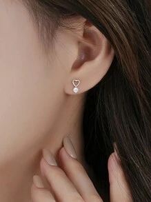1 paire de boucles d'oreilles à tige en argent sterling 925 en forme de cœur creux avec zircone cubique, livrée dans un élégant écrin cadeau