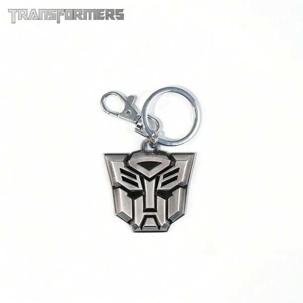Hasbro 1PC TRANSFORMERS Officially Licensed Metal Keychain Bag Shirt Pants Jacket Versatile Decoration Cool Personality Style Autobots Keyring New Year Holiday Birthday Gifts For Family And Friends