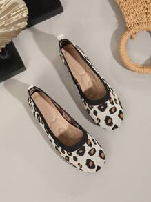 OMS 女士豹纹一脚蹬乐福鞋，平底软底休闲时尚百搭圆头鞋，适合所有季节