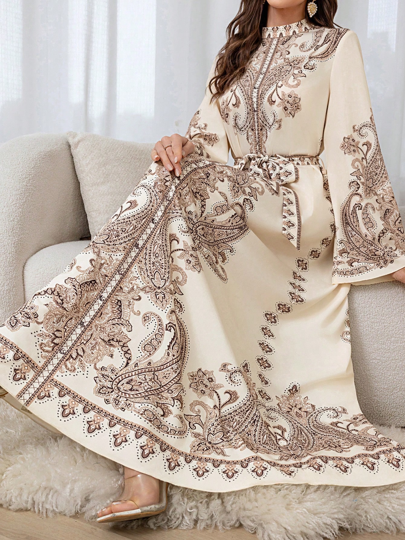 رداء نسائي من الشيفون بطبعة البيزلي (طبعة عشوائية)...