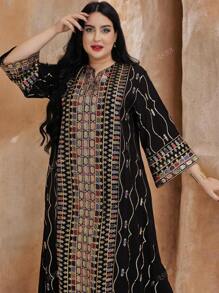 Abito lungo in stile arabo elegante con ricami dorati e paillettes, in stile tradizionale da primavera/estate, tipico del Ramadan