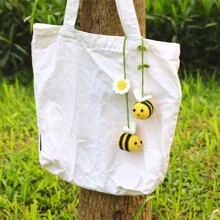 Haak bijen auto achteruitkijkspiegel houder, kamer decoratie, schattige hommel auto hangende ornament, een cadeau voor bijenliefhebbers auto hangend, haak schattige bijen tas ornament, auto interieur decoraties