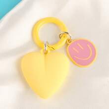 1 قطعة سلسلة مفاتيح على شكل قلب للجنسين، حلقة معدنية بوجه كرتوني مبتسم، قلادة للحقيبة للأزواج، إكسسوارات للسيارة والحقيبة المدرسية، إكسسوارات حقيبة Y2K والغوث، حامل بطاقة الهوية - متعدد الألوان - مشاهدة 3
