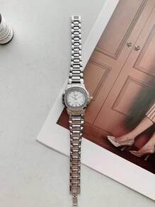 1 pieza Reloj de mujer vintage estilo cuadrado plateado, reloj de cuarzo elegante y de moda, apropiado para uso diario, fiestas, citas, vacaciones, como regalo y otras ocasiones, incluye herramienta de ajuste para la decoración de la muñeca.