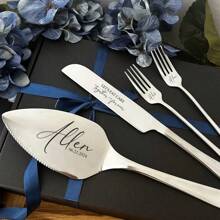 Set de 4 bucăți personalizat pentru tort de nuntă, set de tăiere a aluatului argintiu gravat personalizat, suvenir pentru casă nouă pentru cupluri, furculițe, cuțit argintiu, tacâmuri din oțel inoxidabil, set de tăiere a tortului