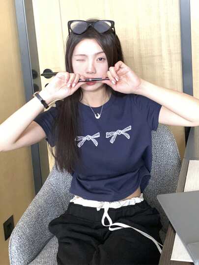 女士蝴蝶刺绣修身短袖 T 恤，韩版短款圆领上衣，春季