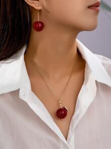 Boucles d'oreilles rétro à la mode, jolies et grandes cerises rouges, et grand collier de cerises pour tenues de bureau, vacances, dîner et fête. Idéal comme cadeau.