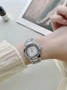 1 pieza Reloj de mujer vintage estilo cuadrado plateado, reloj de cuarzo elegante y de moda, apropiado para uso diario, fiestas, citas, vacaciones, como regalo y otras ocasiones, incluye herramienta de ajuste para la decoración de la muñeca.
