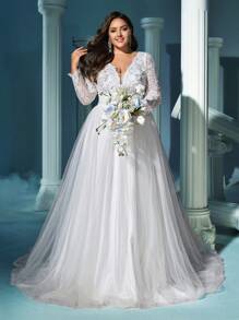 QOQ Plus Size Romantic Wedding Dress, Suitable For Wedding Ceremony And Wedding Photography, White Deep V-Neck Lace Mesh Patchwork Long Sleeve Wedding Gown, For Valentine's Day - White - View 1