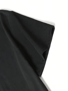 1 件女童休闲短袖 T 恤，印有“与上帝的联系是祈祷”标语设计，适合儿童夏季穿着