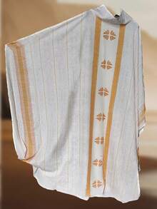 Ropa de primavera y verano. Y prendas de estilo árabe, que incluyen camisas largas con mangas de murciélago. Estas camisas y batas largas tienen cuello alzado y son adecuadas tanto para hombres como para mujeres. Están disponibles en tallas extra grandes, con un corte holgado y un estilo tradicional y retro. Son apropiadas para usar en diferentes ocasiones como fiestas, banquetes, actuaciones en el escenario y otros eventos ceremoniales modestos.