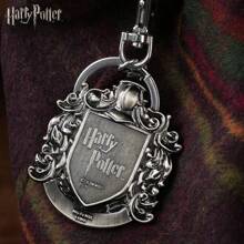 WB 1 pièce Porte-clés de Harry Potter Poudlard. Accessoire de porte-clés en métal décoratif, cool, coloré, de dessin animé. Idéal pour les vêtements, les sacs, les sacs à dos, les chapeaux, les bandeaux, les revers. Un cadeau amusant et collectionnable pour les fêtes d'anniversaire, les mariages, Noël, les articles de fans d'anime.