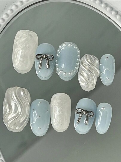 10片裝橢圓形手工穿戴甲片，短款，白色/藍色可選，珍珠貝母線條飾釘、蝴蝶結、珍珠、浮雕、鋼珠裝飾，可愛風格，適合派對、舞會與日常配戴，四季適用，全覆蓋甲片，居家DIY美甲，美甲用品配件，可拆卸重複使用，附美甲工具組，送給女性的完美禮物