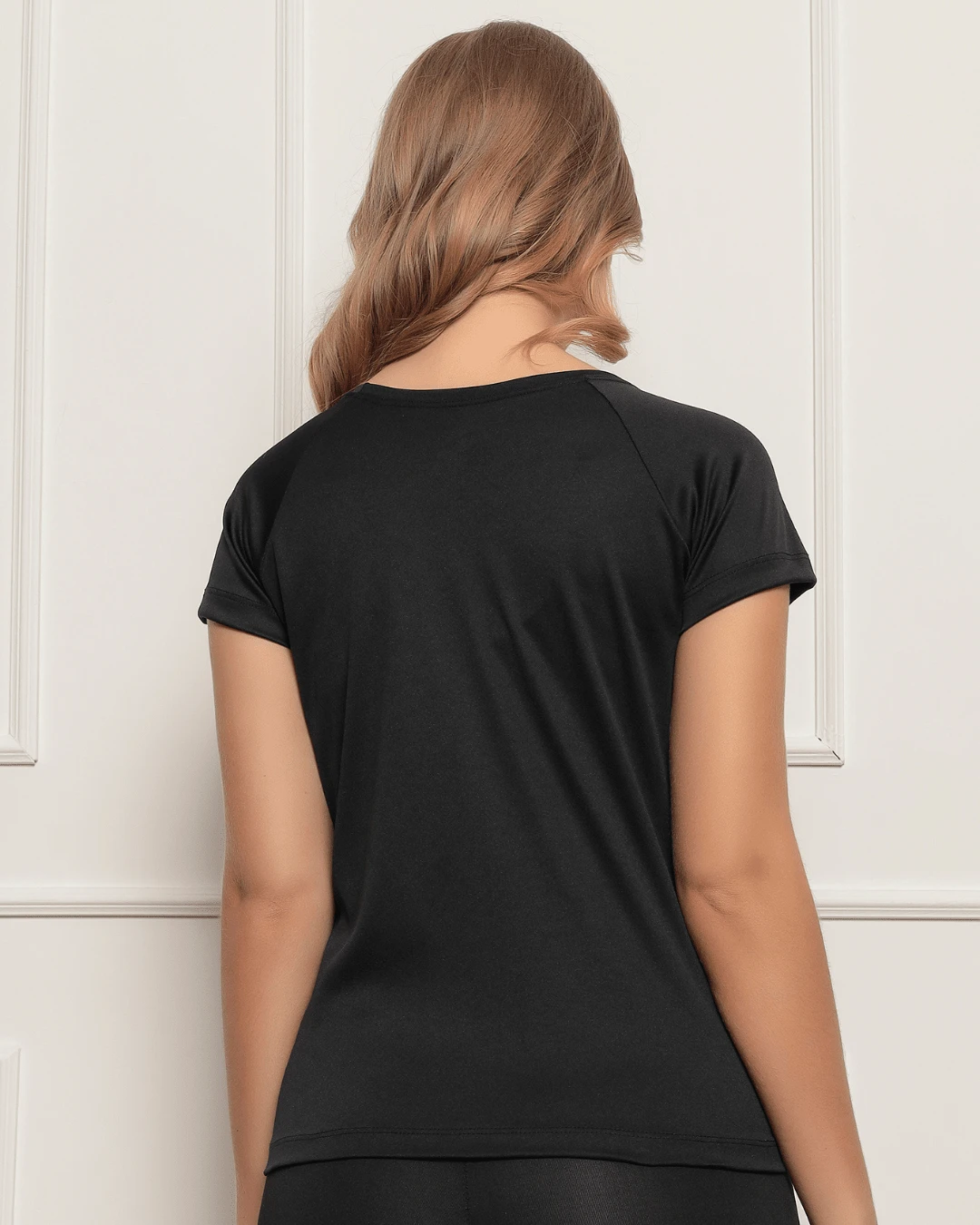 Women's Gym Set: DRY FIT T-Shirt + Fitness Sports Shorts Perfect Workout Top Premium Fabric - 黑與白 - 查看 1