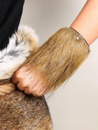 1Pc Unisex Fluffy Decor Faux Leather Wrist Bracer Steampunk Riveted Arm Guard Live Action Role Playing Costume Men And Women Medieval Viking Warrior Wristguard Accessories Halloween