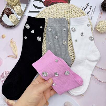 Meias femininas de cano médio com aplicações de strass brilhantes (1/2/4 pares por pacote). Respiráveis, duráveis, casuais, estilosas, macias, confortáveis, charmosas e versáteis. Adequadas para primavera, verão, outono e inverno. Um presente perfeito para mulheres, ideal para encontros, festas e outras ocasiões. Um item indispensável para festas elegantes e um presente de Natal imperdível.