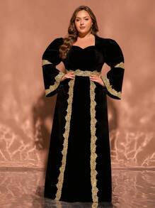 فستان طويل ضيق الأكمام طويل الأكمام ذو رقبة مربعة باللون الأسود المقاس الكبير، محتشم