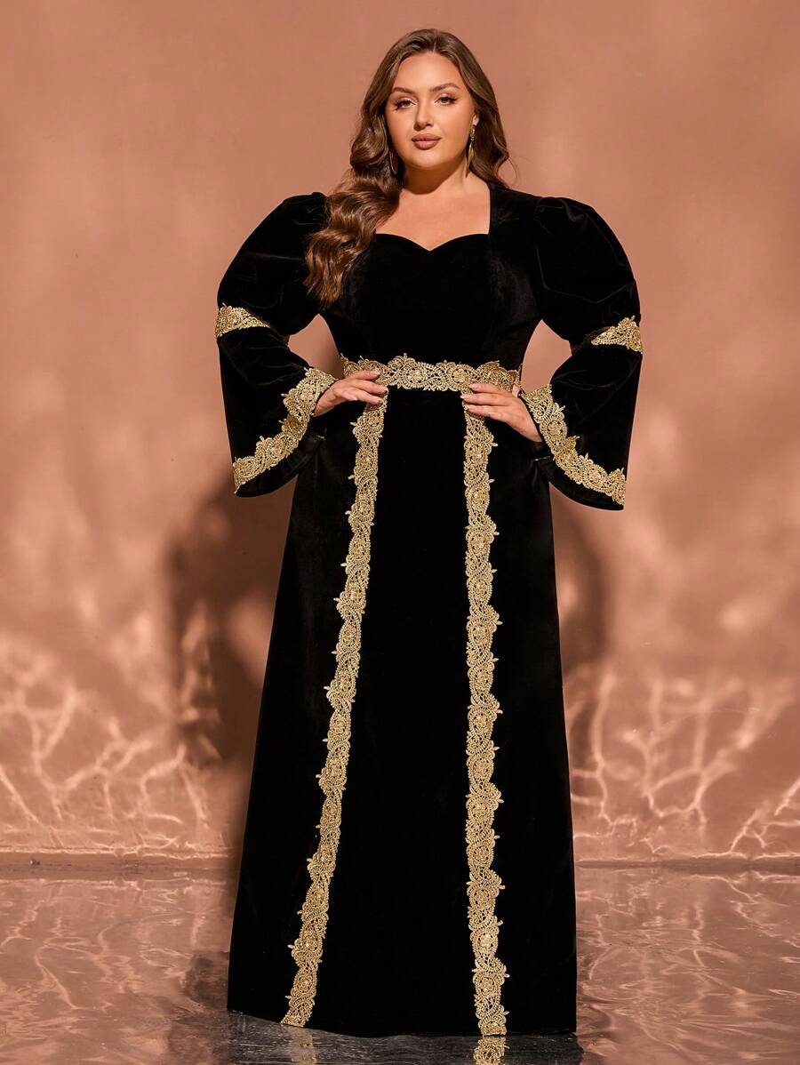 فستان طويل ضيق الأكمام طويل الأكمام ذو رقبة مربعة باللون الأسود المقاس الكبير، محتشم