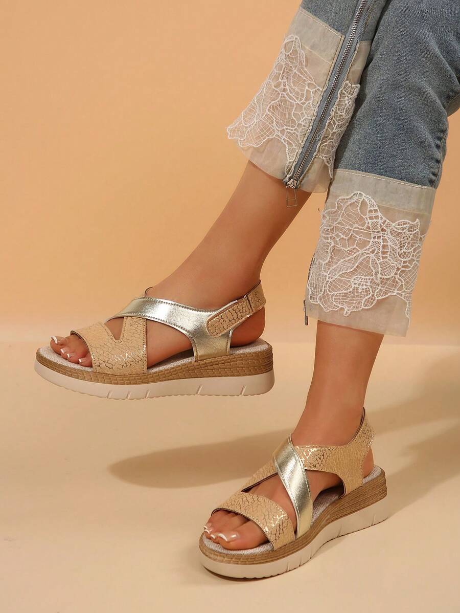 1 双女士夏季新款时尚户外海滩度假风格厚底凉鞋，露趾百搭，配裙摆，拼色带，粗跟，高跟公主派对金色女士凉鞋