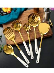 Cuchara Colador Grande de Acero Inoxidable con Acabado Dorado y Mango Color Blanco Totalmente Ergonómico, Ideal para Escurrir Alimentos con Elegancia que Combina un Diseño Moderno y Lujoso con una Funcionalidad Excepcional para Ayudarte en la Cocina - Blanco - Ver 2