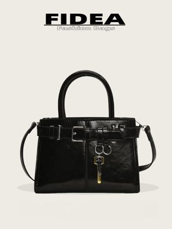 新款时尚流行女士手提包，纯色简约 PU 复古高端时尚方形包，适合约会、购物、多功能，配有钥匙链吊坠