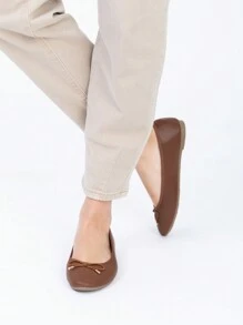 Casual Versatile Solid Color Bow Decor Flat Shoes - Brown - View 4