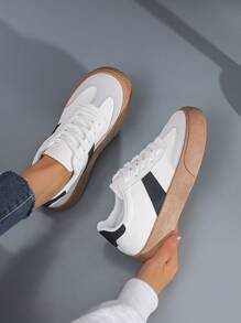 Women's New Flat Lightweight Casual Sports Sneakers, Modern Fashionable Minimalist Multi-Purpose Athletic Outdoor Skate Shoes, Lightweight & Comfortable, Suitable For Street Wear, Campus, Spring/Autumn White Shoes