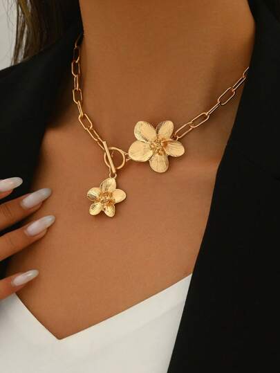 1pc Summer Fresh Elegant Golden Flower Necklace, Classic OT Clasp, Luxurious & Sweet High-End Design, Versatile Floral Jewelry Suitable For Women Daily Wear, Beach Holiday, Party, Gift For Friend