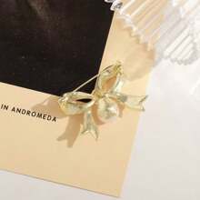 1pc Delicate Pearl Brooch With Bow, Corsage Accessory Pin For Suit Coat, Suitable For Daily Wear, Ideal Wedding Gift