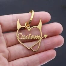 可定制可爱卡通恶魔心形钥匙扣 - 个性化不锈钢姓名标签，生日和节日的完美礼物 - 彩色 - 查看 4