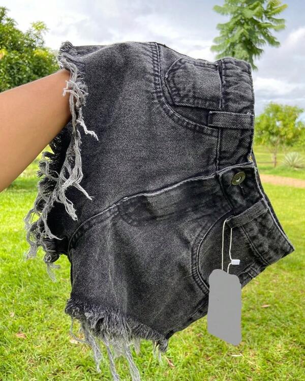 Short jeans cinza destroed desfiado