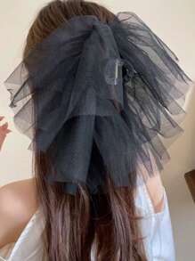 复古蕾丝发爪，精致的新娘头饰，充满梦幻氛围，唯美氛围