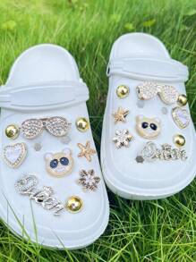 18pcs Clogs DIY Shoe Charms Set, Including Gold Sunglasses, Cute Rhinestone Bear Head Shoe Clips, Detachable Decorative Buttons. Holiday Gift