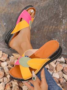 女士树叶图案拼接坡跟凉鞋，厚底设计；女士交叉绑带露趾坡跟凉鞋；休闲一脚蹬坡跟凉鞋，加固缝线；舒适坡跟凉鞋，适合夏季旅行和海滩；耐穿舒适的一脚蹬凉鞋 - 彩色 - 查看 8