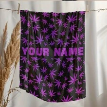 Manta de forro polar personalizada con hoja de arce púrpura decorativa. Manta suave y acogedora con estampado de hojas púrpuras, ideal para sofá, cama, coche, salón, dormitorio, baño y comedor. Es un regalo perfecto para él, ella, novio, novia, papá, mamá, familia, amigos, hijo, hija, para aniversarios, Día de la Madre, cumpleaños, San Valentín, graduación, Día del Padre, Día del Niño, bodas y calentamiento de hogar.