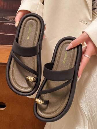 Women's Flat Sandals, New Fashionable Simple Design Ladies Sandals, Super Lightweight Comfortable Casual Holiday Travel Sandals, Personalized Soft Bottom Non-Slip Thong Plastic Slippers, Indoor Outdoor Lightweight Silent Plastic Slides, Ladies Slippers