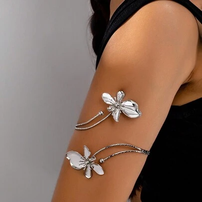 1pc Butterfly Pendant Fashionable European And American Style Open Cuff Bracelet For Women, Suitable For Vacation