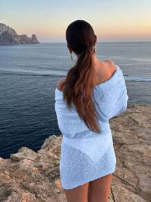 Vestido feminino de verão para férias na praia, cor sólida, ombro a ombro, manga longa transparente e vazada. - Azul - Ver 4